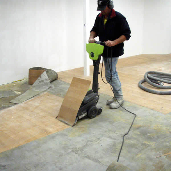 Removing vinyl flooring